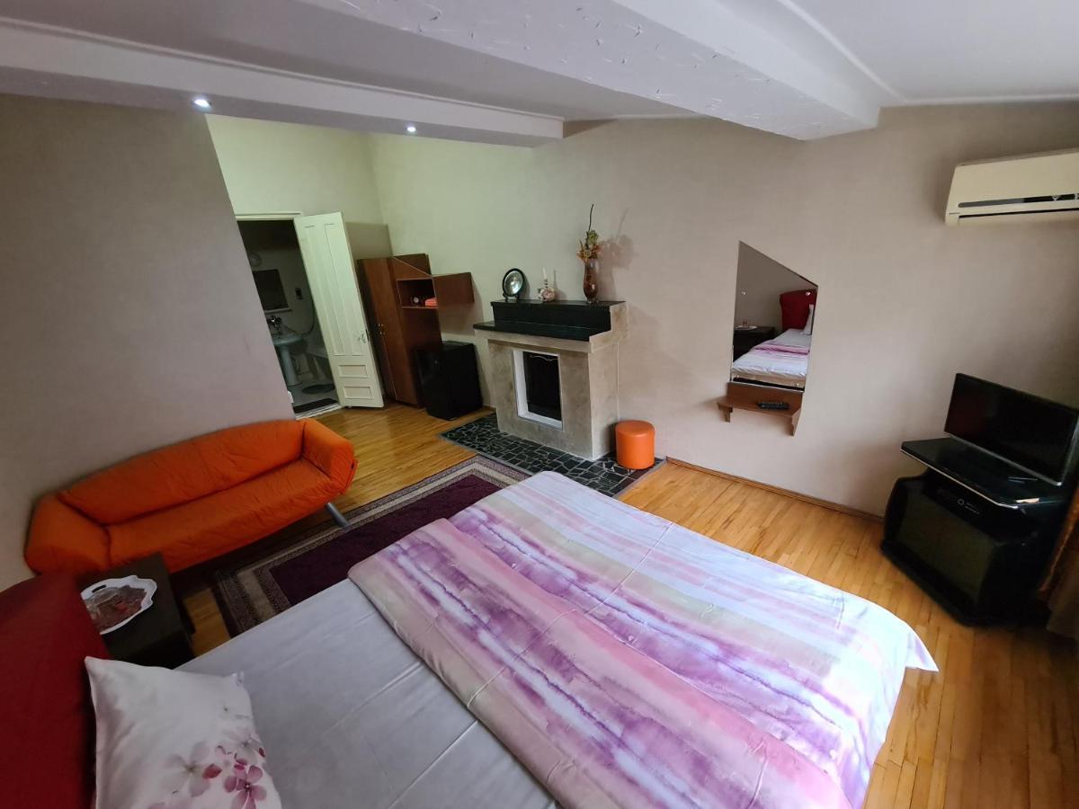 Hotel Bu 第比利斯 外观 照片